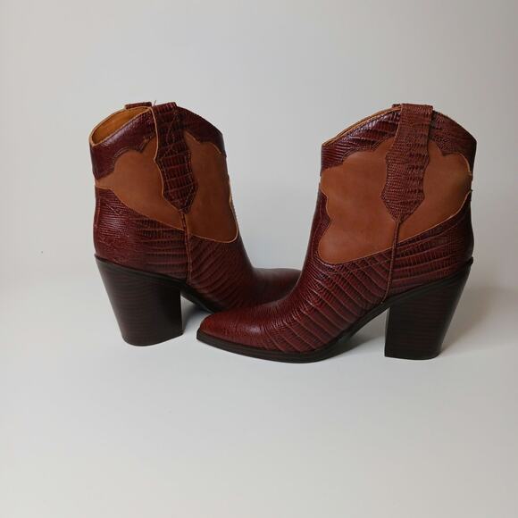Marc Fisher Gona western Bootie, Leather upper, Women's size 8M - Picture 3 of 12